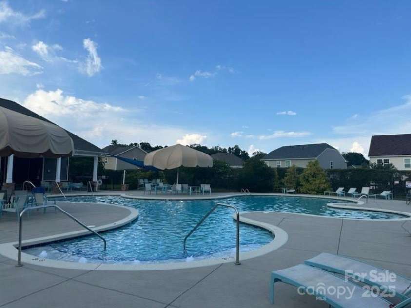 1349 Bridgeford Drive, Huntersville, NC 28078.  MLS# CAR4268458, YatesRealty ID 30883. Neighborhood Pool