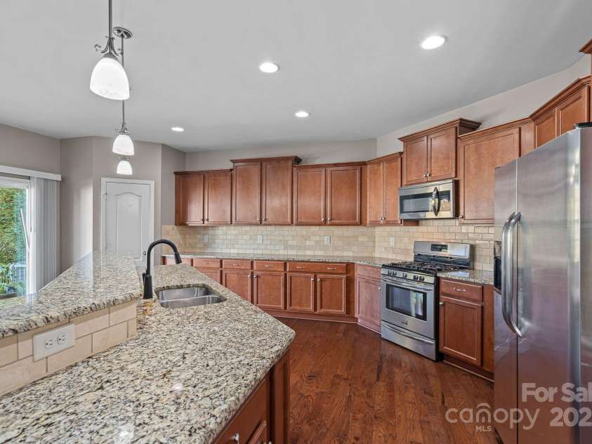 1349 Bridgeford Drive, Huntersville, NC 28078.  MLS# CAR4320318, YatesRealty ID 30883. 