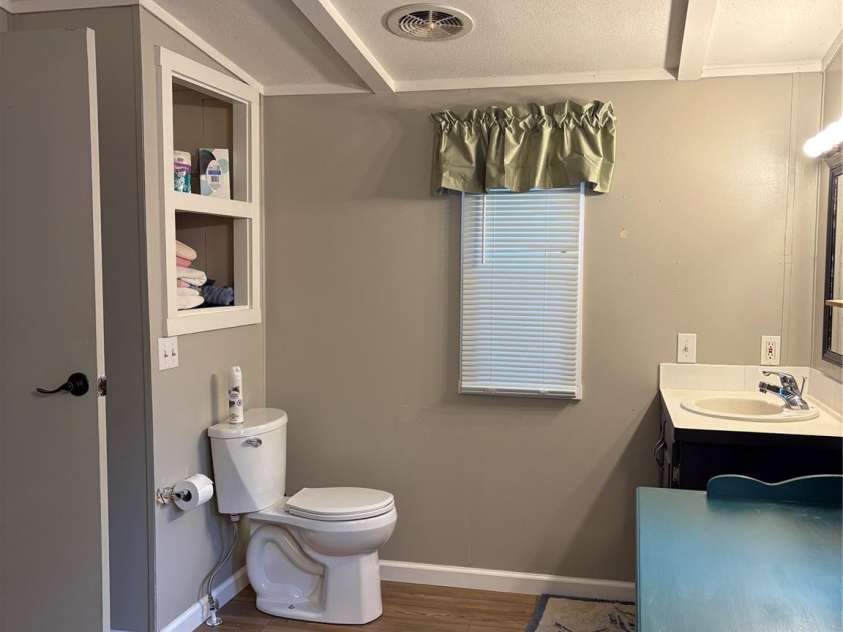 729 Don Felmet Road, Marshall, NC 28753.  MLS# CAR4386239, YatesRealty ID 30883. En Suite