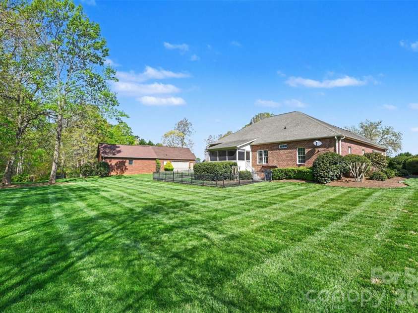 149 Howard Pond Loop, Statesville, NC 28625.  MLS# CAR4364523, YatesRealty ID 30884. Beautifully cared for lawn