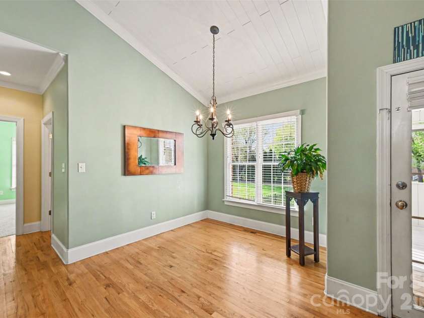 149 Howard Pond Loop, Statesville, NC 28625.  MLS# CAR4364523, YatesRealty ID 30884. Breakfast room