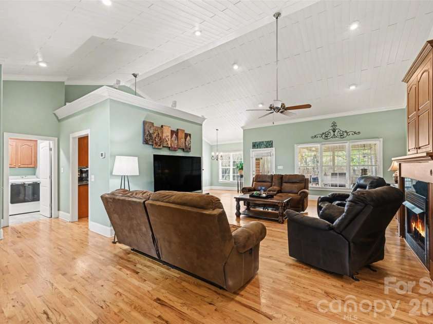 149 Howard Pond Loop, Statesville, NC 28625.  MLS# CAR4364523, YatesRealty ID 30884. Central vaulted great room