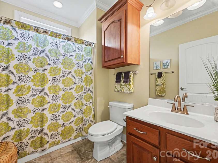 149 Howard Pond Loop, Statesville, NC 28625.  MLS# CAR4364523, YatesRealty ID 30884. Guest bathroom