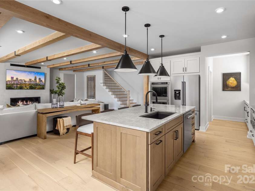 5212 Mint Harbor Way, Charlotte, NC 28269.  MLS# CAR4290298, YatesRealty ID 30884. 