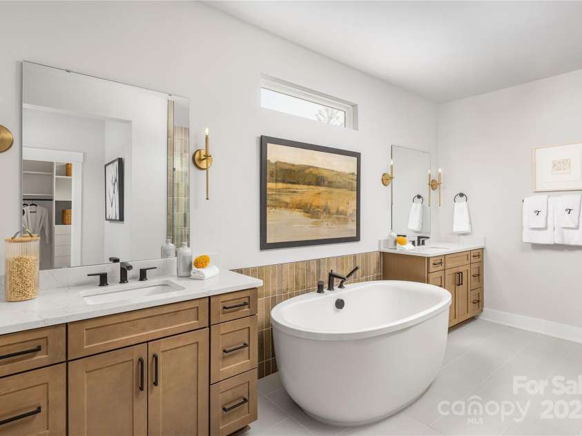 5212 Mint Harbor Way, Charlotte, NC 28269.  MLS# CAR4290298, YatesRealty ID 30884. 