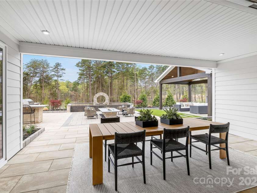 5212 Mint Harbor Way, Charlotte, NC 28269.  MLS# CAR4290298, YatesRealty ID 30884. 