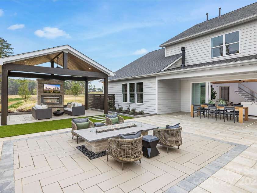 5212 Mint Harbor Way, Charlotte, NC 28269.  MLS# CAR4290298, YatesRealty ID 30884. 