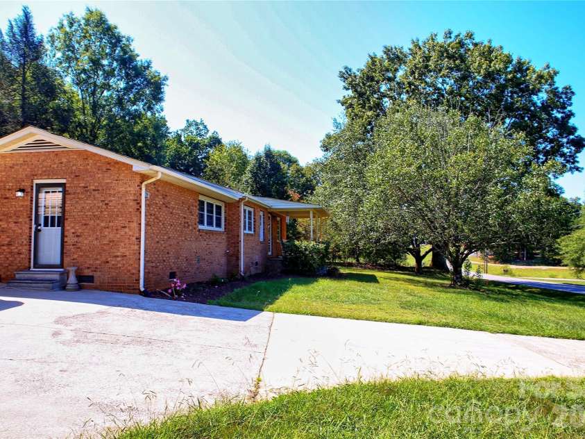 5291 Bandys Crossroads Road, Catawba, NC 28609.  MLS# CAR4389075, YatesRealty ID 30885. 