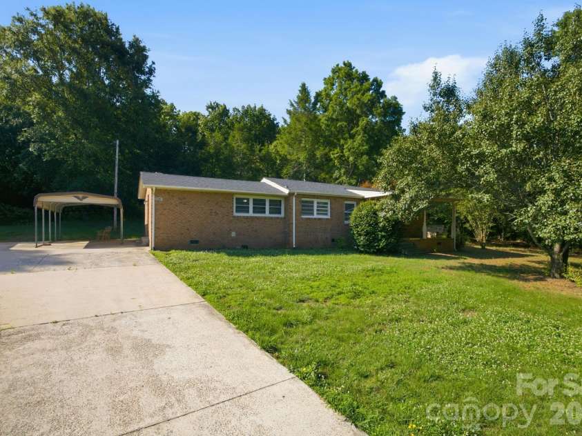 5291 Bandys Crossroads Road, Catawba, NC 28609.  MLS# CAR4389075, YatesRealty ID 30885. 