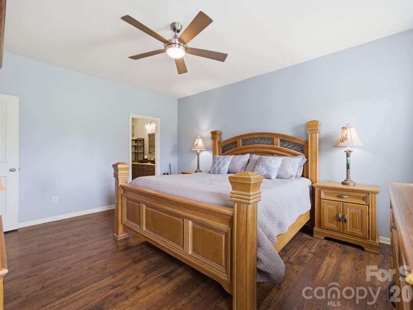 112 B Davenport Drive, Statesville, NC 28677.  MLS# CAR4385961, YatesRealty ID 30886. 