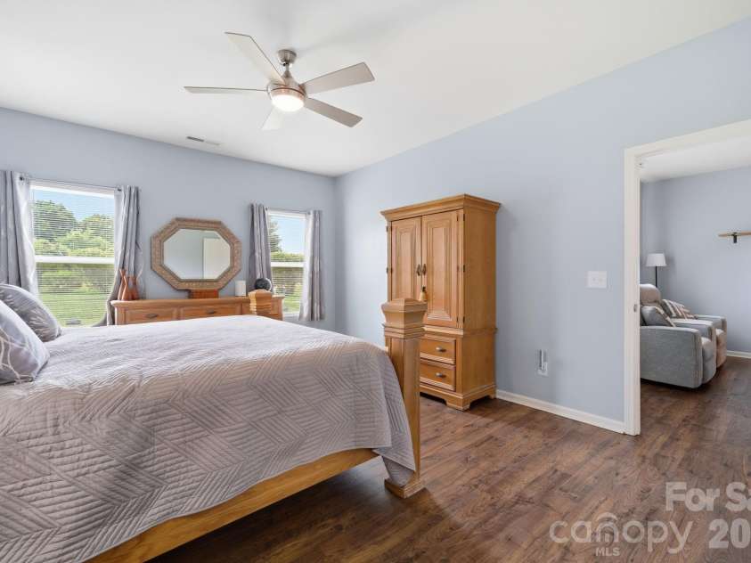112 B Davenport Drive, Statesville, NC 28677.  MLS# CAR4385961, YatesRealty ID 30886. 