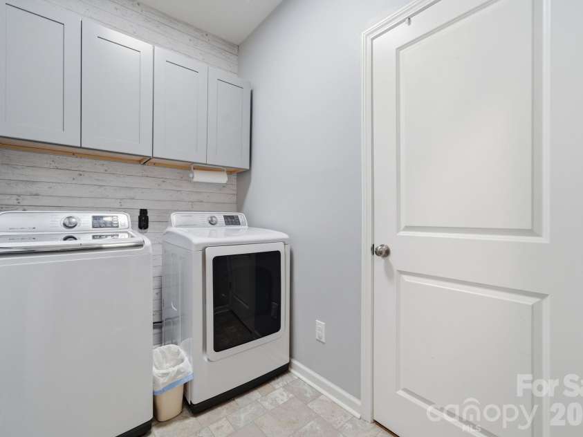 112 B Davenport Drive, Statesville, NC 28677.  MLS# CAR4385961, YatesRealty ID 30886. 