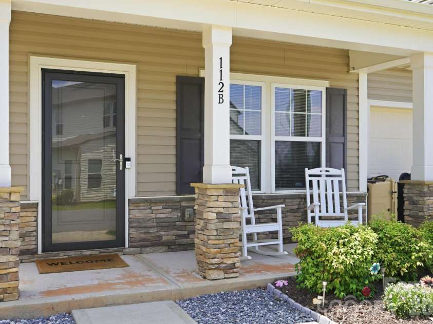 112 B Davenport Drive, Statesville, NC 28677.  MLS# CAR4385961, YatesRealty ID 30886. 