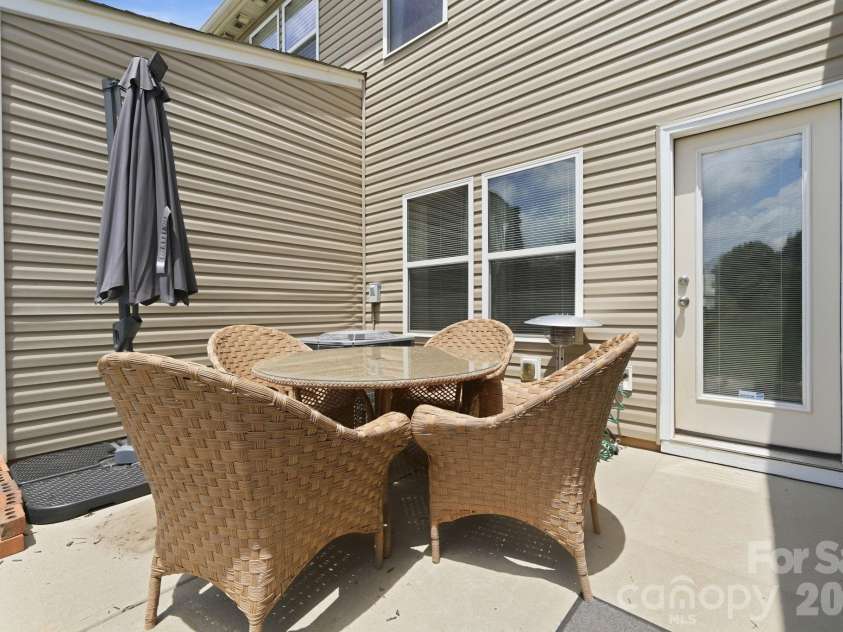 112 B Davenport Drive, Statesville, NC 28677.  MLS# CAR4385961, YatesRealty ID 30886. 