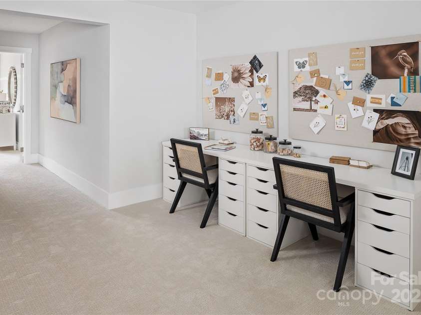 5104 Glenwalk Drive, Charlotte, NC 28269.  MLS# CAR4290349, YatesRealty ID 30886. 