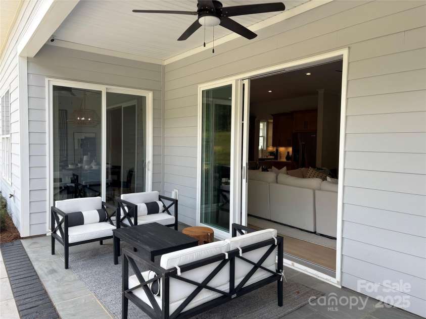 5104 Glenwalk Drive, Charlotte, NC 28269.  MLS# CAR4290349, YatesRealty ID 30886. 