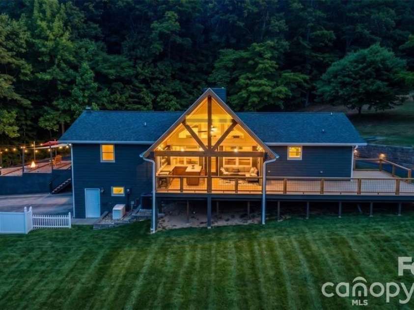 97 Whippoorwill Lane, Fairview, NC 28730.  MLS# CAR4377999, YatesRealty ID 30887. Beautiful main house