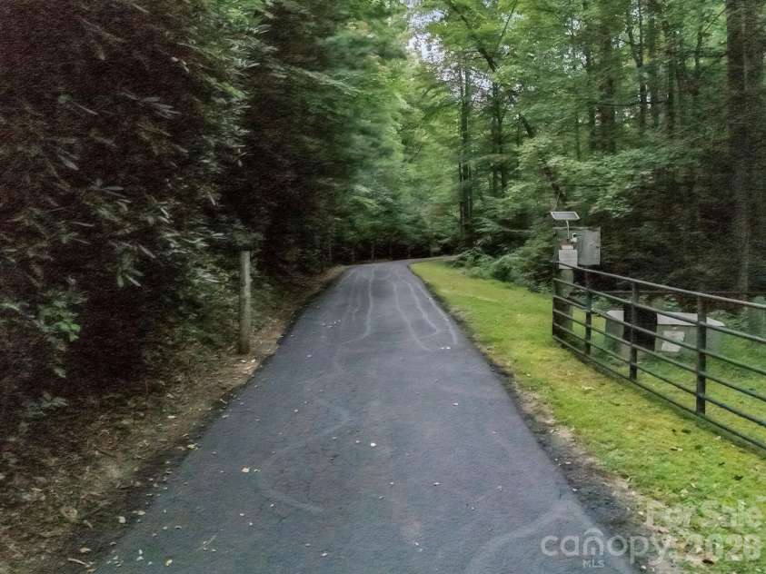 97 Whippoorwill Lane, Fairview, NC 28730.  MLS# CAR4402332, YatesRealty ID 30887. 