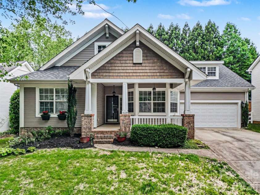 6228 Colonial Garden Drive, Huntersville, NC 28078.  MLS# CAR4391192, YatesRealty ID 30888. 
