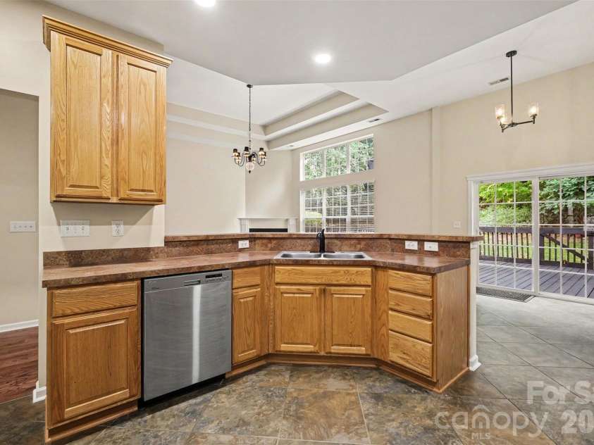 6228 Colonial Garden Drive, Huntersville, NC 28078.  MLS# CAR4391192, YatesRealty ID 30888. 