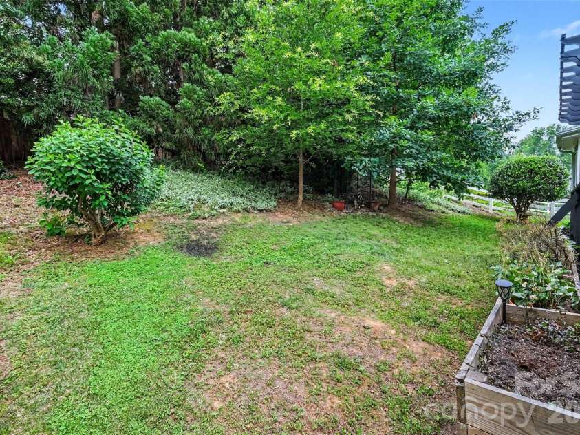 6228 Colonial Garden Drive, Huntersville, NC 28078.  MLS# CAR4391192, YatesRealty ID 30888. 