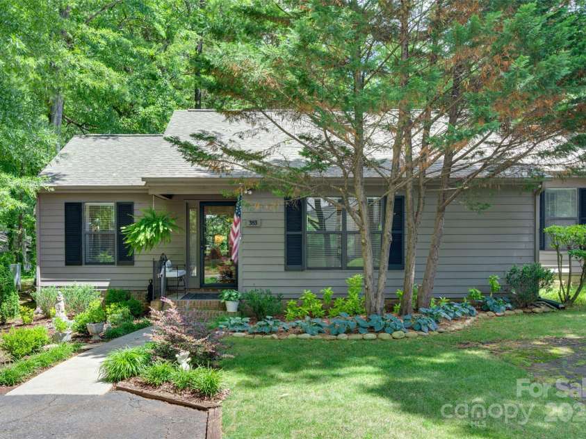353 Tall Oaks Trail, Fort Mill, SC 29715.  MLS# CAR4270931, YatesRealty ID 30889. 
