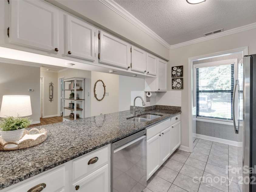 353 Tall Oaks Trail, Fort Mill, SC 29715.  MLS# CAR4270931, YatesRealty ID 30889. 