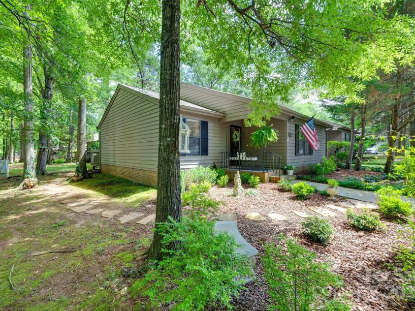 353 Tall Oaks Trail, Fort Mill, SC 29715.  MLS# CAR4270931, YatesRealty ID 30889. 