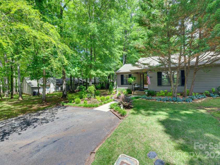 353 Tall Oaks Trail, Fort Mill, SC 29715.  MLS# CAR4270931, YatesRealty ID 30889. 