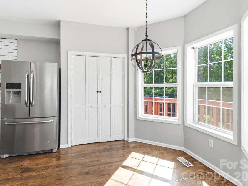 404 Stratford Road, Asheville, NC 28804.  MLS# CAR4393541, YatesRealty ID 30889. 