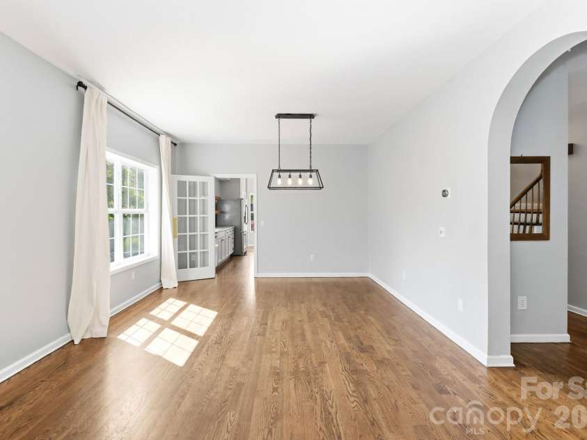 404 Stratford Road, Asheville, NC 28804.  MLS# CAR4393541, YatesRealty ID 30889. 