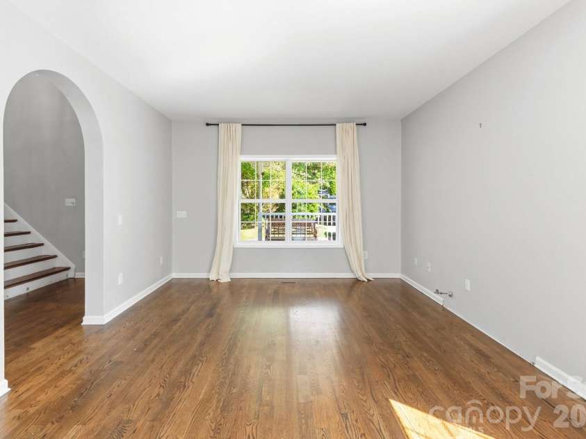 404 Stratford Road, Asheville, NC 28804.  MLS# CAR4393541, YatesRealty ID 30889. 