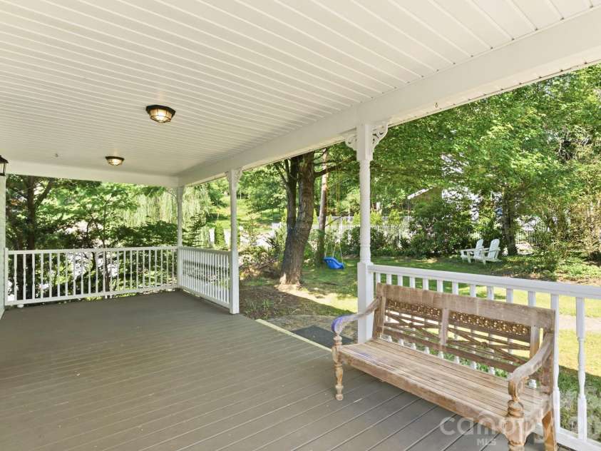 404 Stratford Road, Asheville, NC 28804.  MLS# CAR4393541, YatesRealty ID 30889. 
