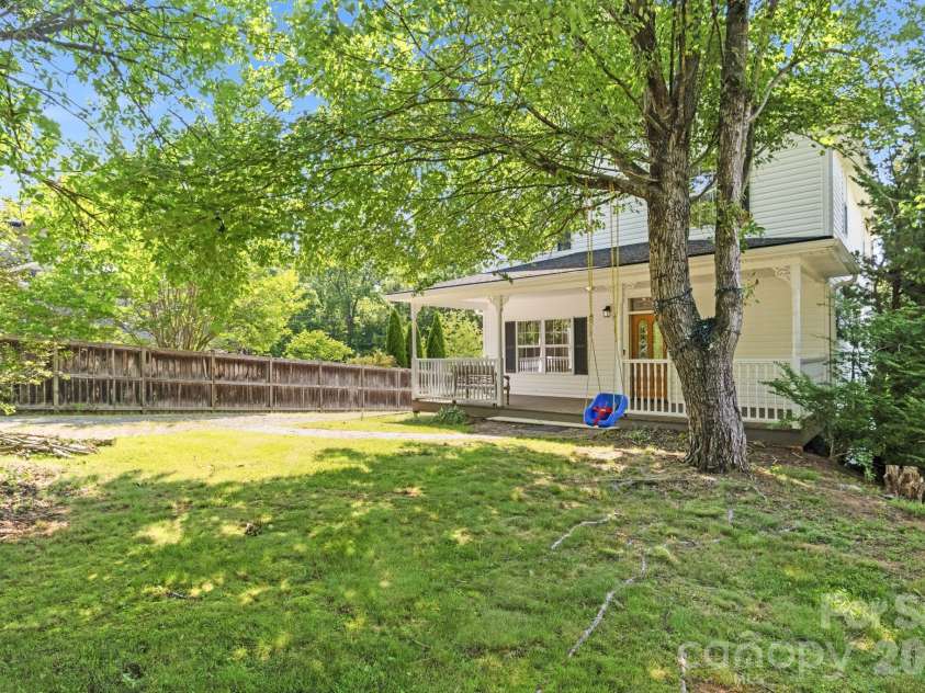 404 Stratford Road, Asheville, NC 28804.  MLS# CAR4393541, YatesRealty ID 30889. 