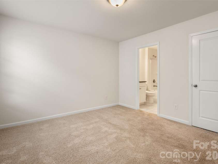 2015 Saddlebred Drive, Iron Station, NC 28080.  MLS# CAR4338671, YatesRealty ID 3089. 5th bed