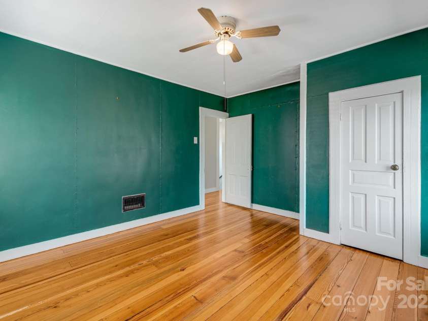 4243 Old Clyde Road, Clyde, NC 28721.  MLS# CAR4234400, YatesRealty ID 3089. 