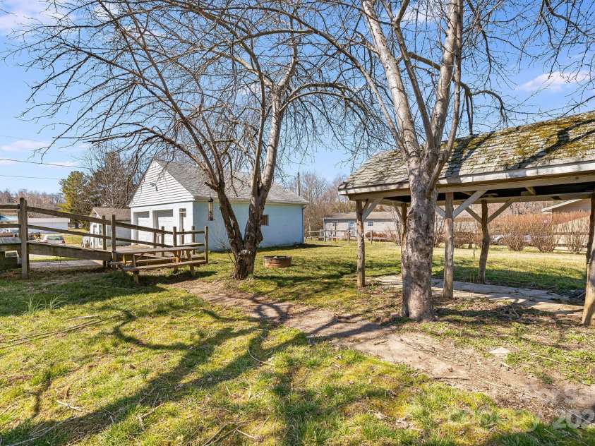 4243 Old Clyde Road, Clyde, NC 28721.  MLS# CAR4234400, YatesRealty ID 3089. 