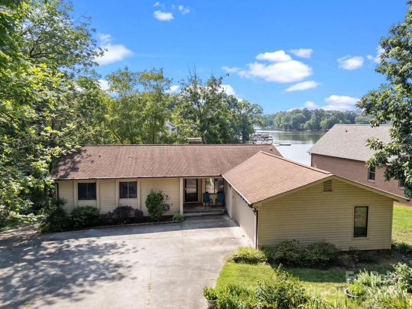 840 Deer Lake Run, Salisbury, NC 28146.  MLS# CAR4279838, YatesRealty ID 30890. 
