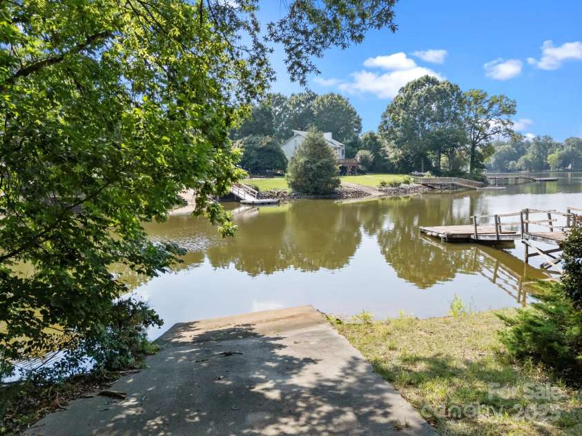840 Deer Lake Run, Salisbury, NC 28146.  MLS# CAR4279838, YatesRealty ID 30890. Private Boat ramp