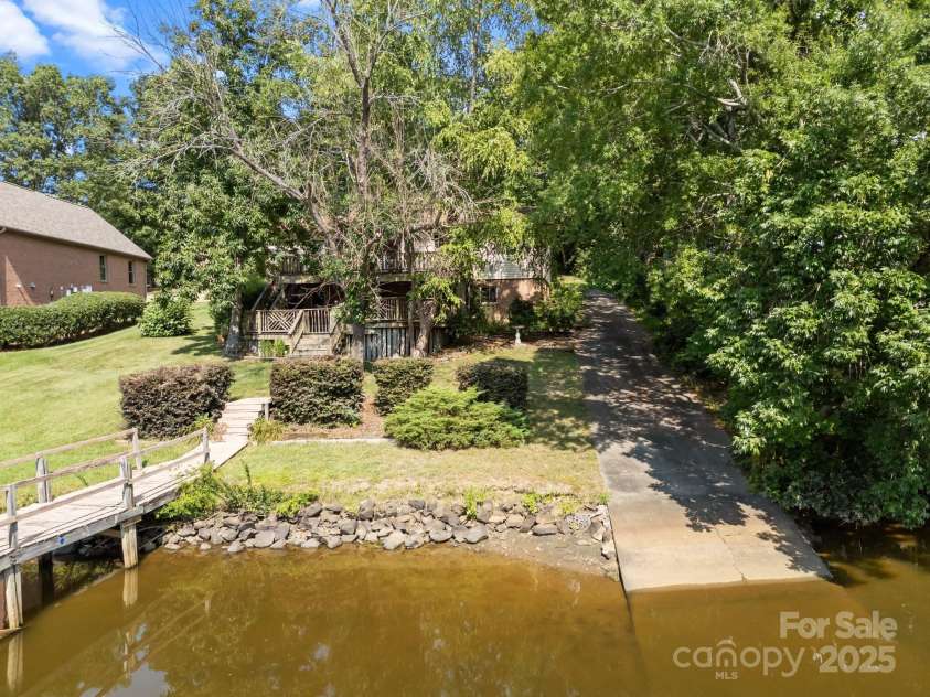 840 Deer Lake Run, Salisbury, NC 28146.  MLS# CAR4279838, YatesRealty ID 30890. Private boat ramp