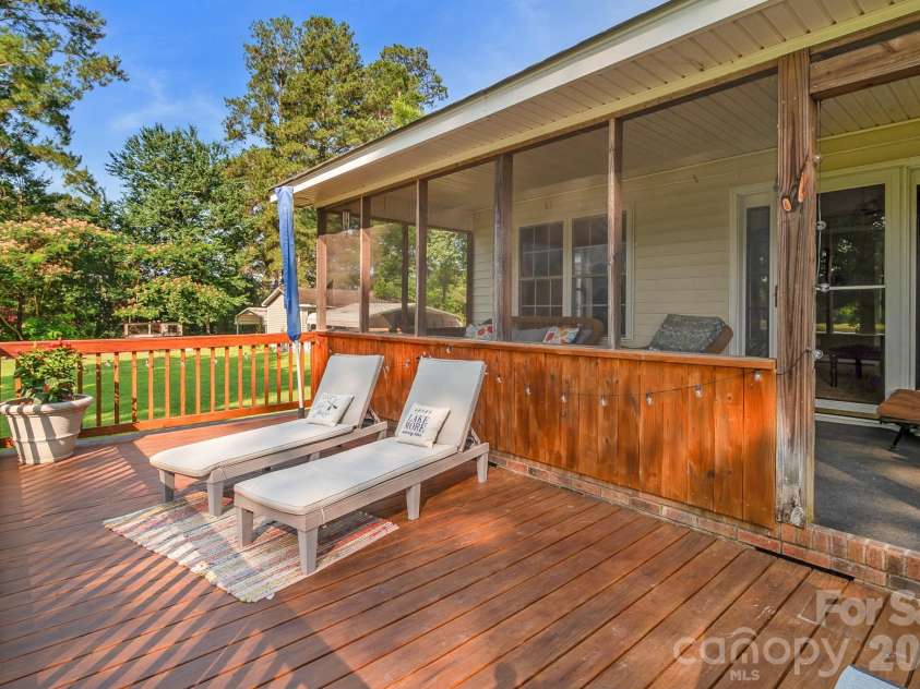 1240 Ponderosa Drive, Cassatt, SC 29032.  MLS# CAR4392472, YatesRealty ID 30891. 