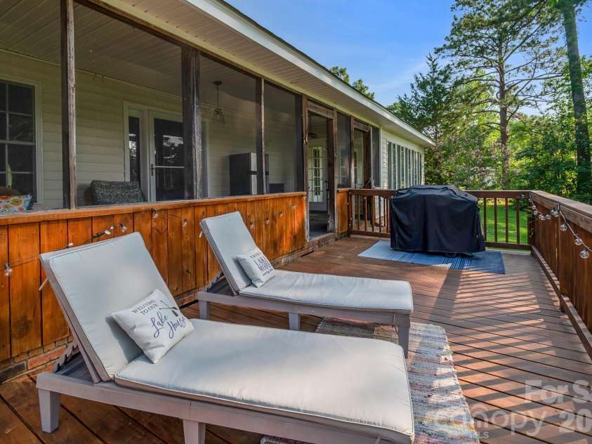 1240 Ponderosa Drive, Cassatt, SC 29032.  MLS# CAR4392472, YatesRealty ID 30891. 