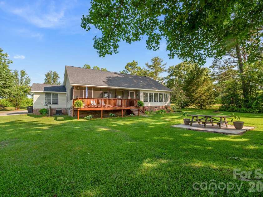 1240 Ponderosa Drive, Cassatt, SC 29032.  MLS# CAR4392472, YatesRealty ID 30891. 