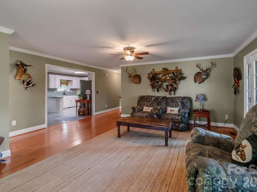1240 Ponderosa Drive, Cassatt, SC 29032.  MLS# CAR4392472, YatesRealty ID 30891. 