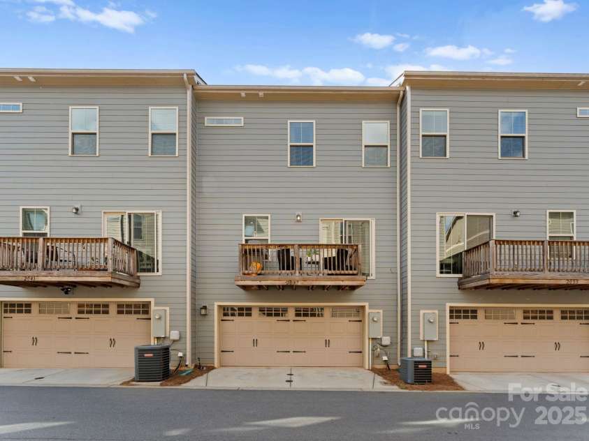 2037 Birchside Drive, Charlotte, NC 28205.  MLS# CAR4251542, YatesRealty ID 30891. 