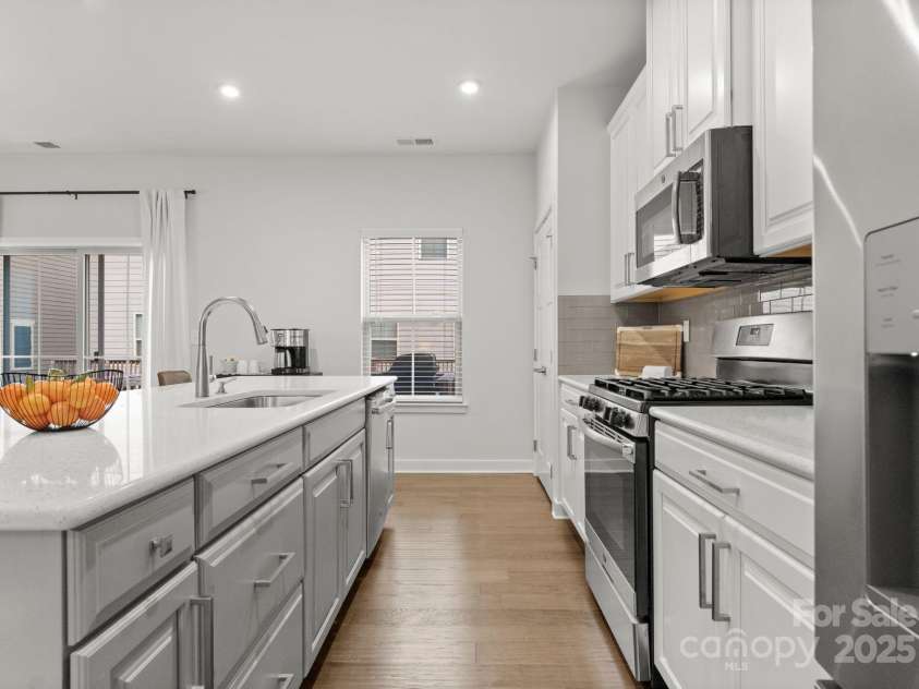 2037 Birchside Drive, Charlotte, NC 28205.  MLS# CAR4251542, YatesRealty ID 30891. 