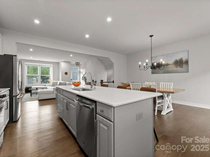 2037 Birchside Drive, Charlotte, NC 28205.  MLS# CAR4251542, YatesRealty ID 30891. 