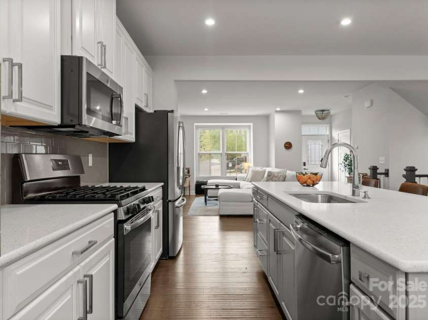 2037 Birchside Drive, Charlotte, NC 28205.  MLS# CAR4251542, YatesRealty ID 30891. 