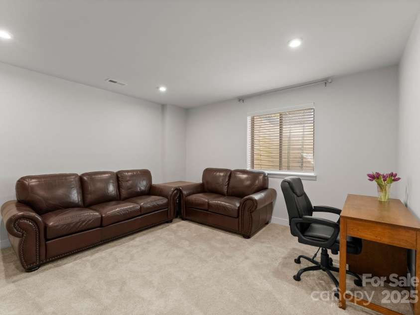 2037 Birchside Drive, Charlotte, NC 28205.  MLS# CAR4251542, YatesRealty ID 30891. 