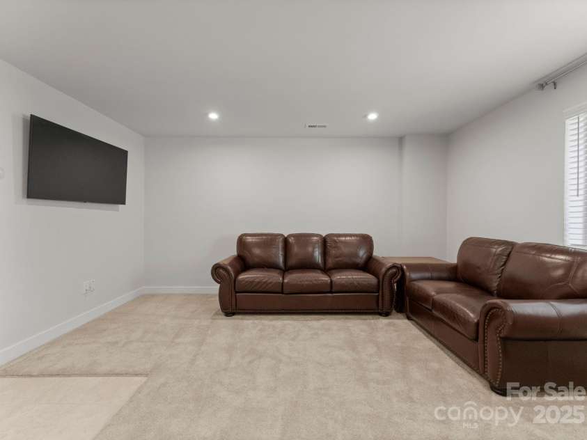 2037 Birchside Drive, Charlotte, NC 28205.  MLS# CAR4251542, YatesRealty ID 30891. 